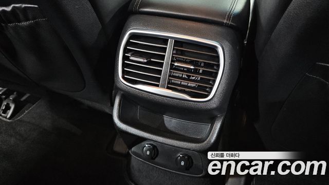Hyundai Santafe 2019 — photo 31