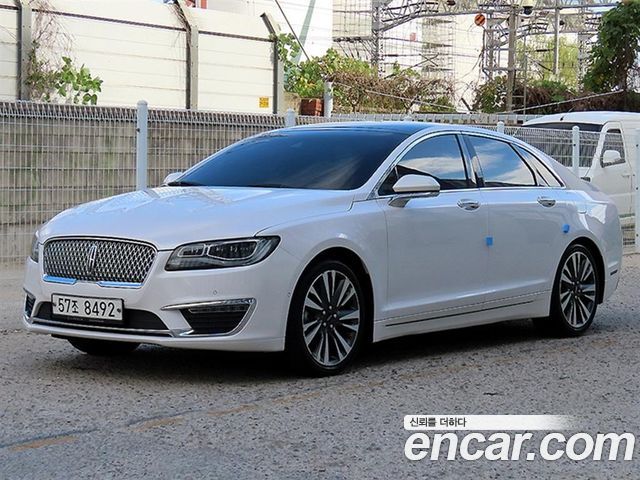 Lincoln MKZ 2019 — photo 2