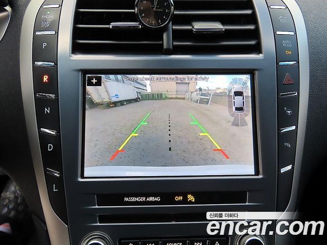 Lincoln MKZ 2019 — photo 14