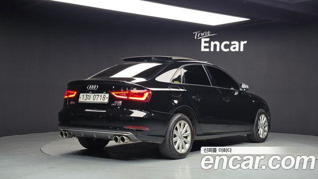 Audi A3 2015 — photo 2
