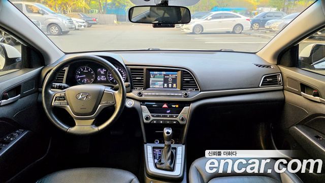 Hyundai AVANTE 2017 — photo 7
