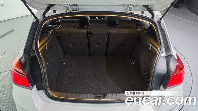 BMW 1-Series 2018 — photo 20