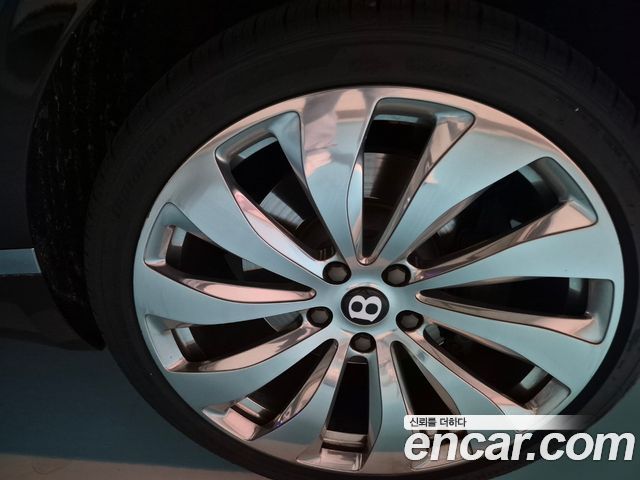 Bentley Flying Spur 2022 — photo 10