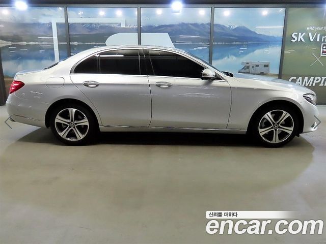 Mercedes-Benz E-Class 2017 — photo 3