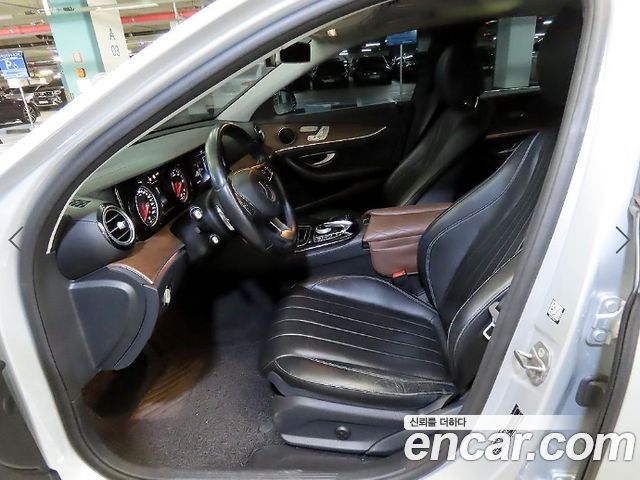 Mercedes-Benz E-Class 2017 — photo 6