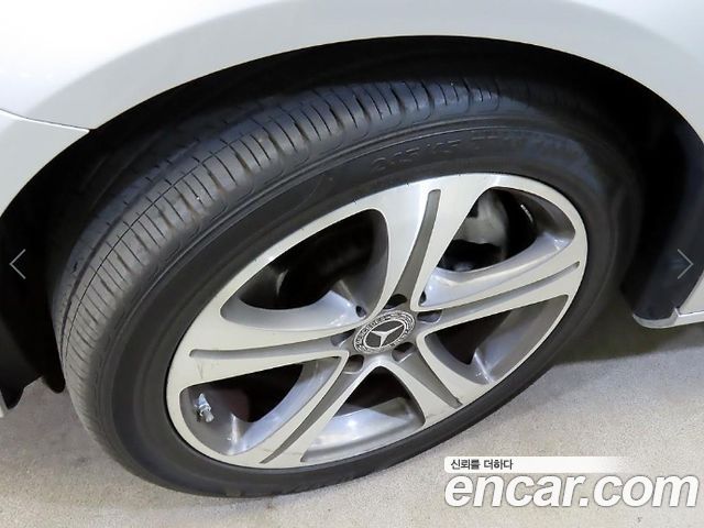 Mercedes-Benz E-Class 2017 — photo 20