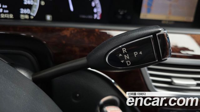 Mercedes-Benz S-Class 2011 — photo 9