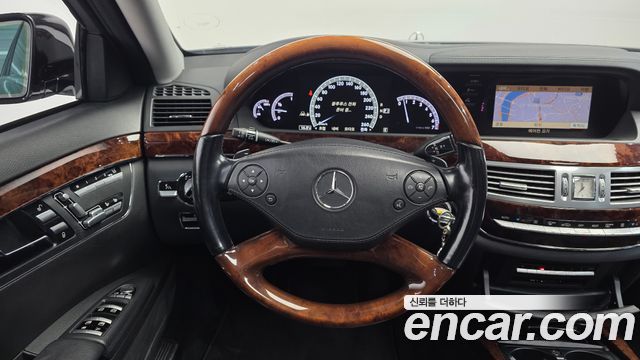 Mercedes-Benz S-Class 2011 — photo 13