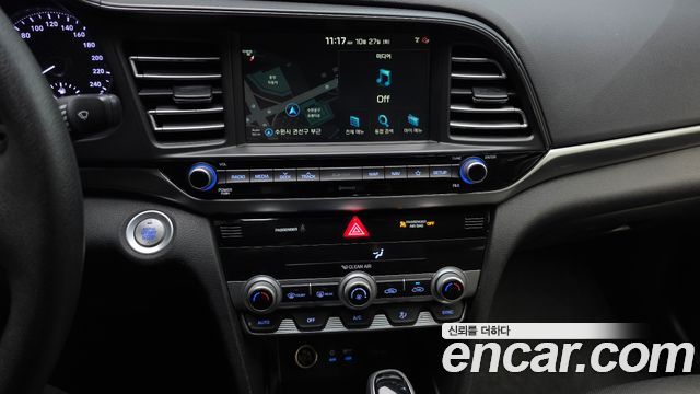Hyundai AVANTE 2020 — photo 19