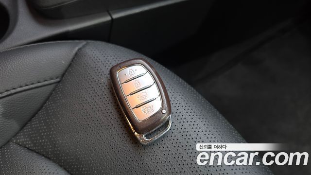 Hyundai AVANTE 2020 — photo 25