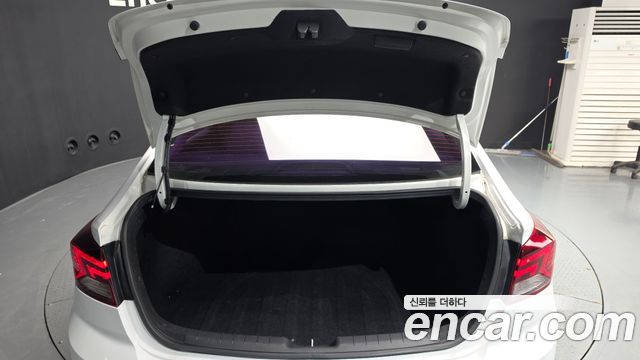 Hyundai AVANTE 2020 — photo 26