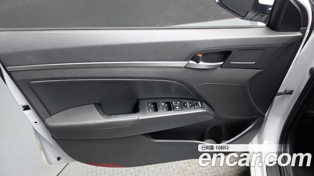 Hyundai AVANTE 2020 — photo 14