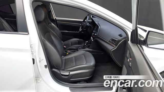 Hyundai AVANTE 2020 — photo 16