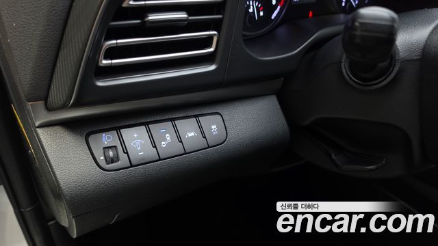 Hyundai AVANTE 2020 — photo 29