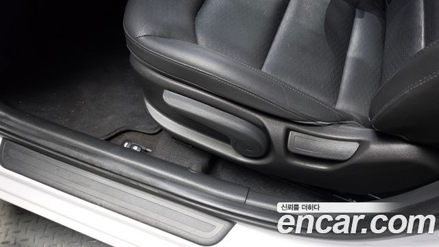 Hyundai AVANTE 2020 — photo 30