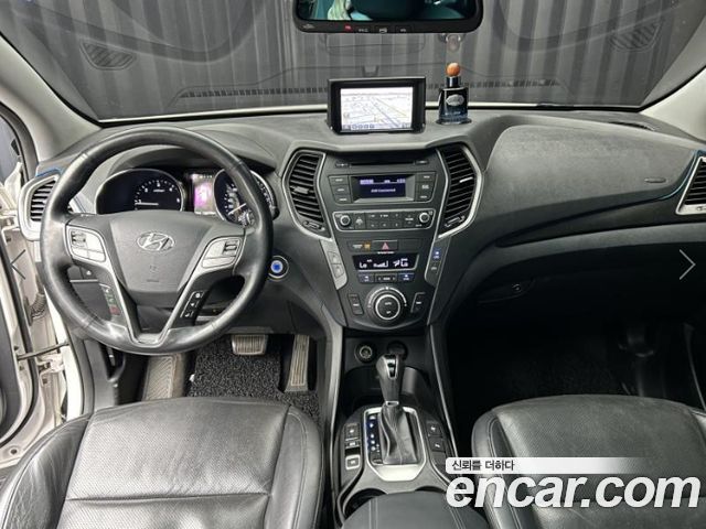 Hyundai Santafe 2016 — photo 9