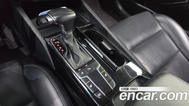Kia K7 2016 — photo 12