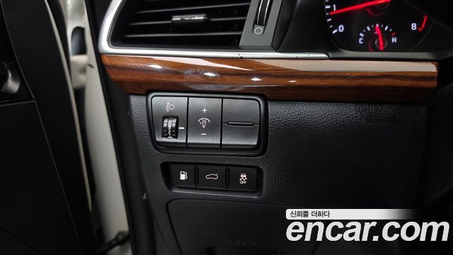 Kia K7 2016 — photo 22