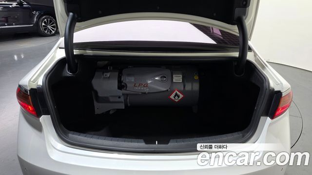 Kia K7 2016 — photo 26