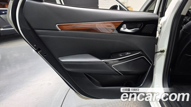 Kia K7 2016 — photo 15