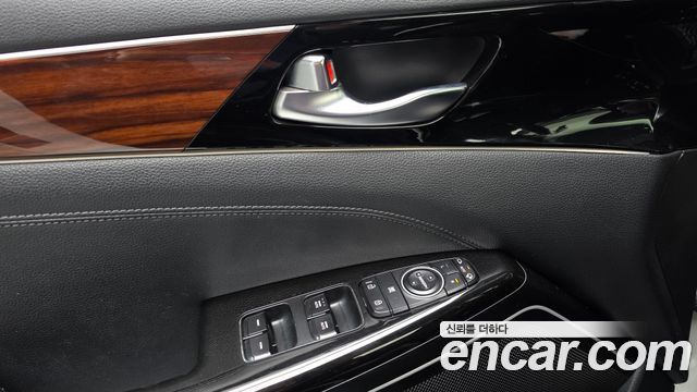 Kia K7 2016 — photo 30