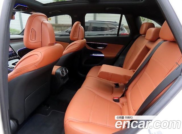 Mercedes-Benz GLC-Class 2023 — photo 6