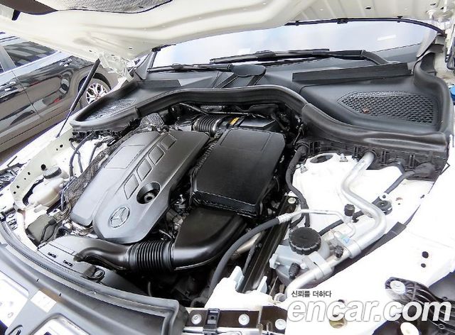 Mercedes-Benz GLC-Class 2023 — photo 19