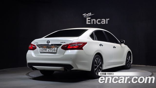 Nissan Altima 2018 — photo 2
