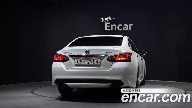 Nissan Altima 2018 — photo 4