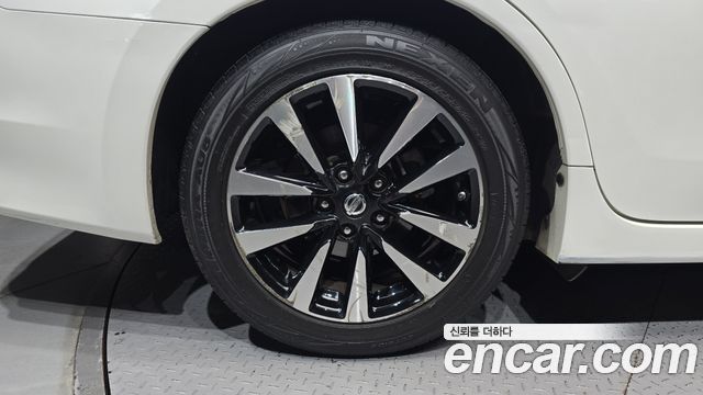 Nissan Altima 2018 — photo 5