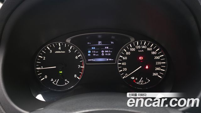Nissan Altima 2018 — photo 8