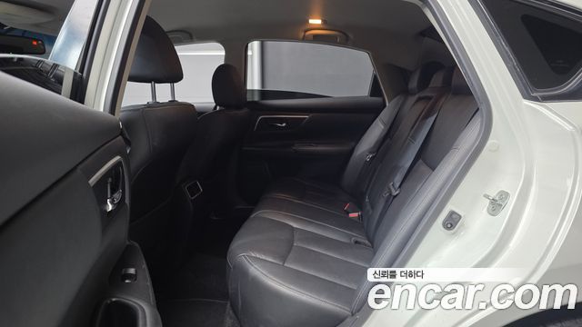 Nissan Altima 2018 — photo 12