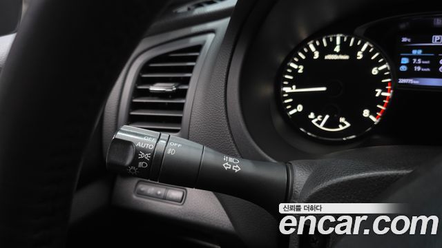 Nissan Altima 2018 — photo 17