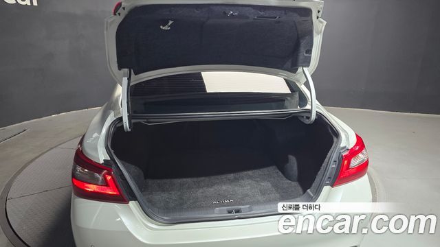 Nissan Altima 2018 — photo 20