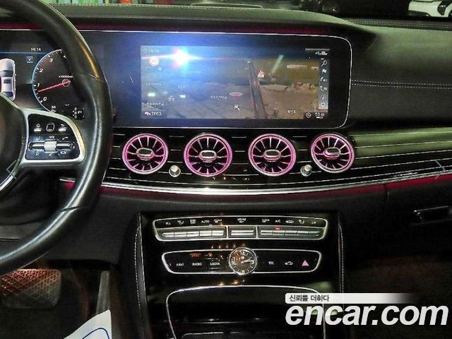 Mercedes-Benz E-Class 2020 — photo 10