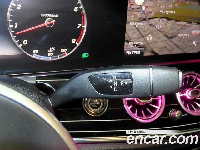 Mercedes-Benz E-Class 2020 — photo 11