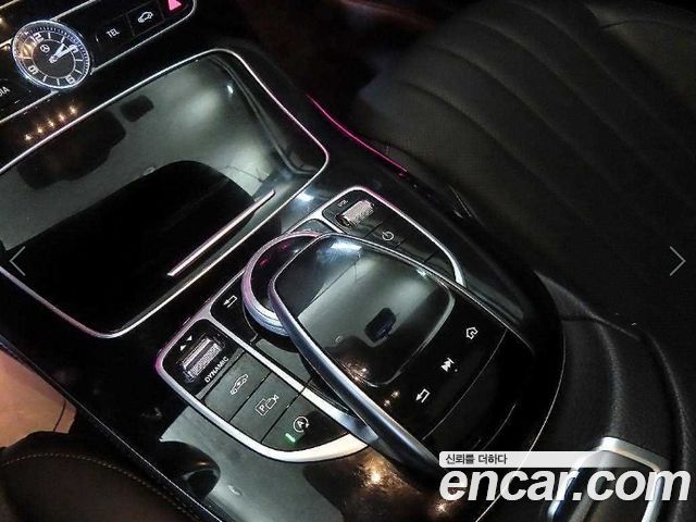 Mercedes-Benz E-Class 2020 — photo 12