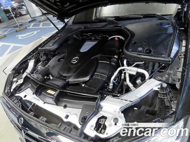 Mercedes-Benz E-Class 2020 — photo 19