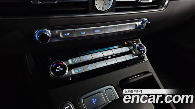 Genesis G90 2021 — photo 32