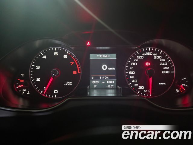 Audi A4 2014 — photo 10