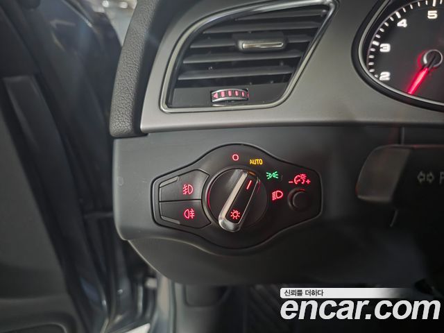 Audi A4 2014 — photo 11
