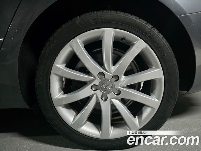 Audi A4 2014 — photo 18