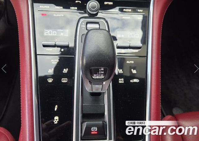 Porsche Panamera 2018 — photo 12