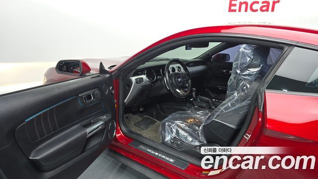 Ford Mustang 2017 — photo 10