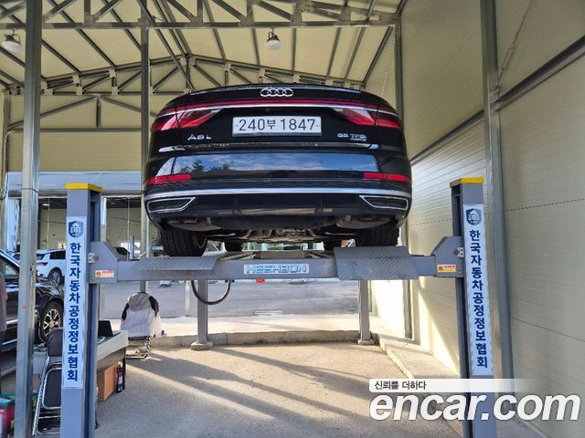 Audi A8 2020 — photo 2