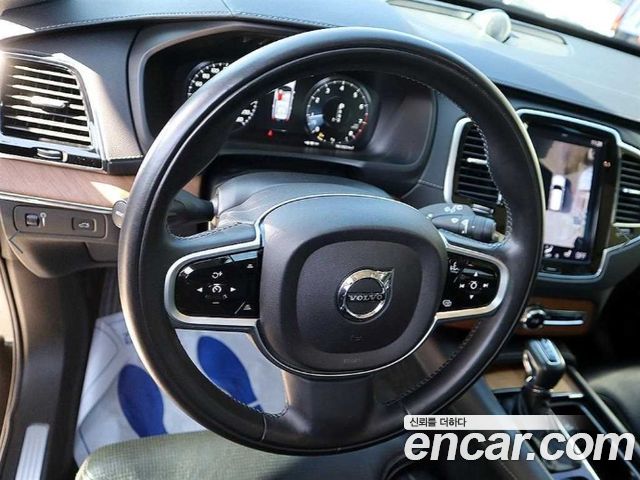Volvo XC90 2018 — photo 8