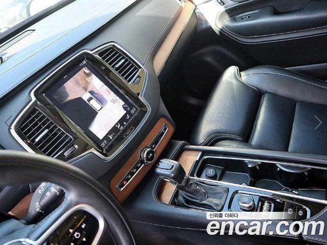 Volvo XC90 2018 — photo 10