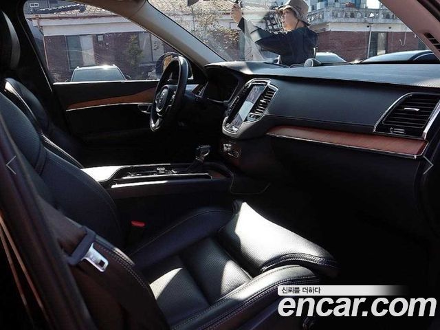 Volvo XC90 2018 — photo 13