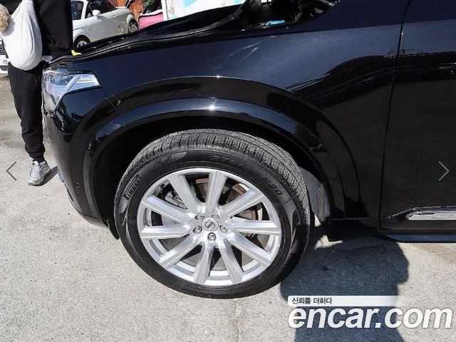 Volvo XC90 2018 — photo 18