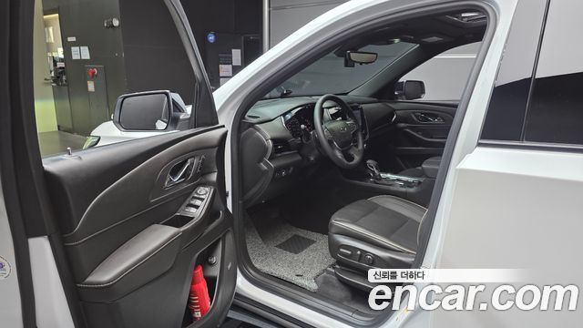 Chevrolet Korea Traverse 2023 — photo 13